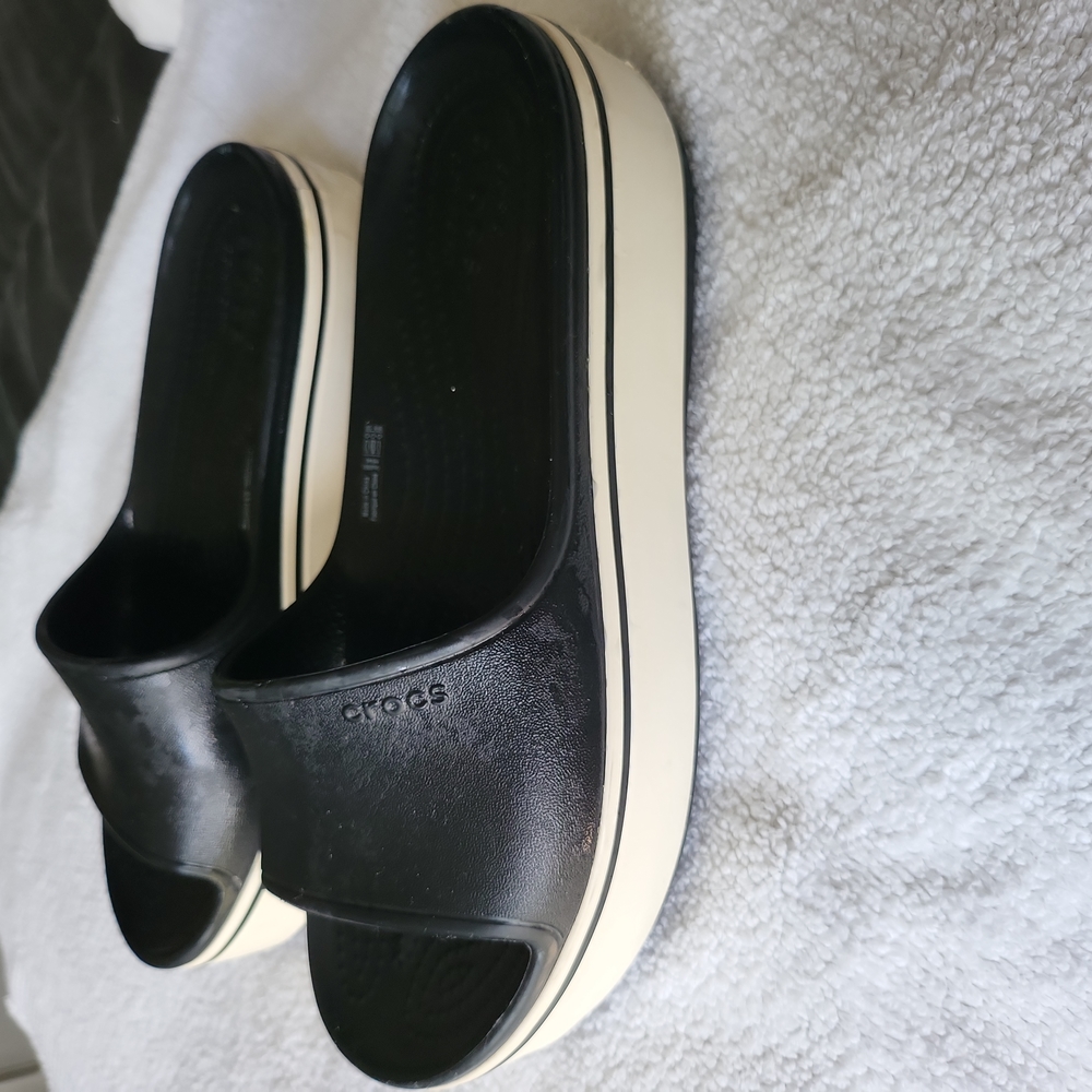 Crocs platform sandal